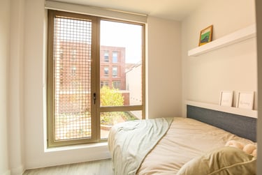 5 Bed En Suite - Image 3